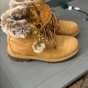 Timberland Brown Boots with Fur Trim